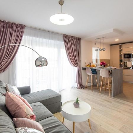 Zen Apartments Braşov Esterno foto